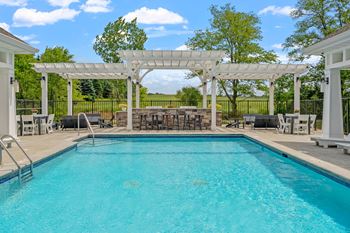 Expansive sundeck